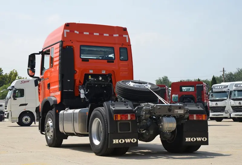 sinotruk-howo-7-4x2-tractor-truck-3