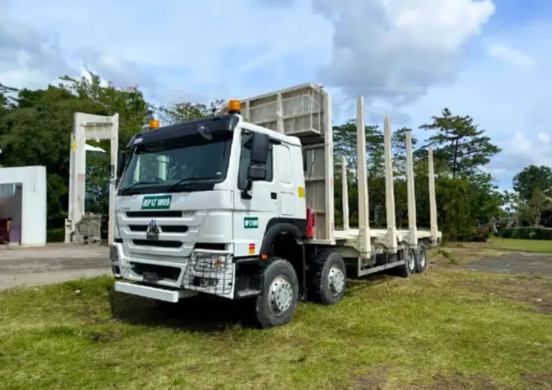 sinotruk-howo-7-6x4-tractor-truck-4