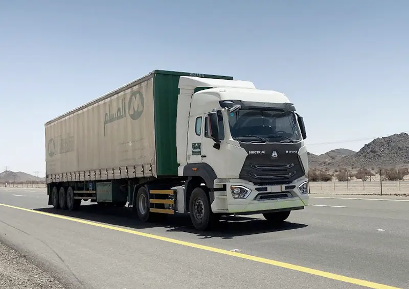 sinotruk-howo-NX-4x2-tractor-truck-1