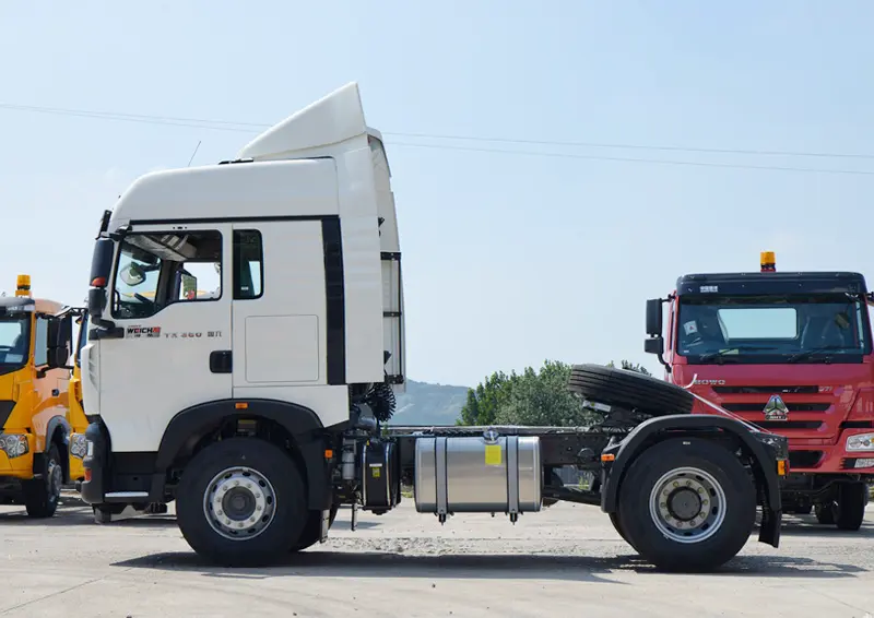 sinotruk-howo-TX-4x2-tractor-truck-2