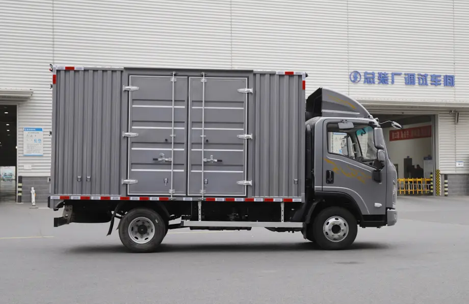 shacman-4×2-box-truck-3