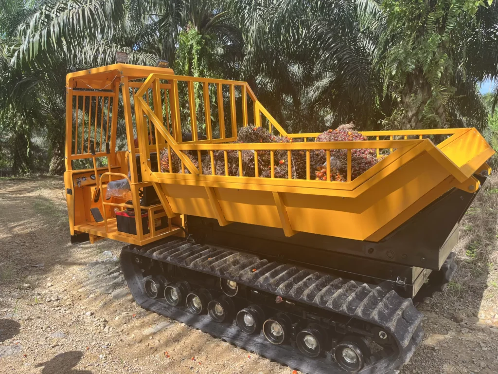palm-oil-tracked-transport-vehicle-02